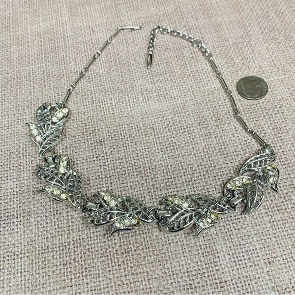 VTG Silver Leaves with Crystals Necklace - Picture 1 of 3